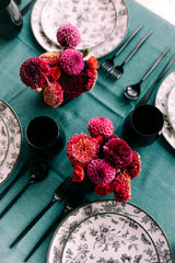 10 In. Classic Botanical Plastic Plates | 120 Count