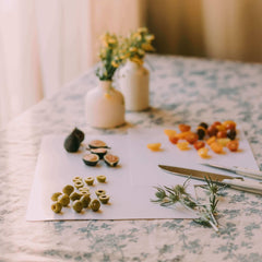 10 In. x 13.5 In. White Disposable Cutting Boards | 400 Count