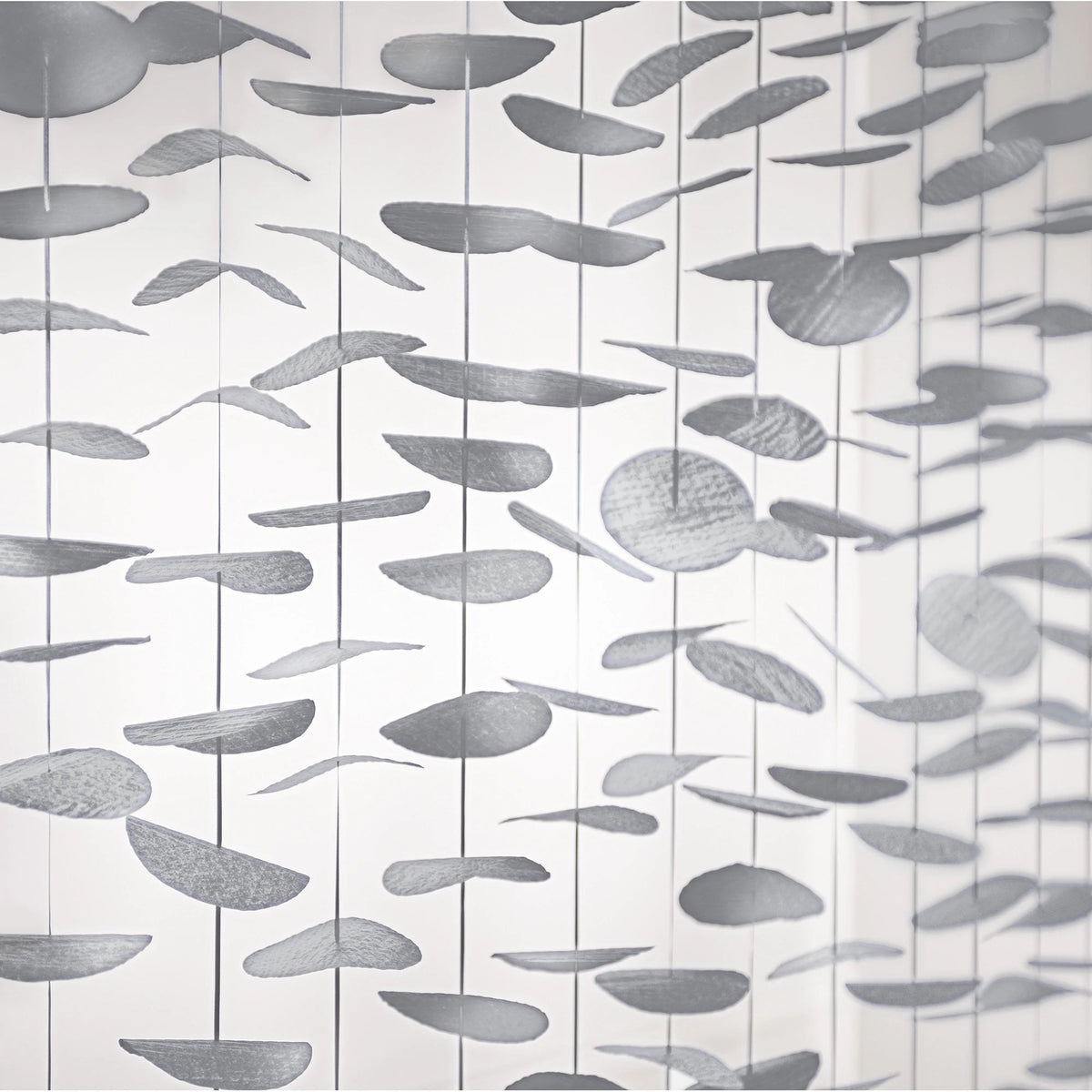 Silver Tissue Circle Backdrop, 14 inch