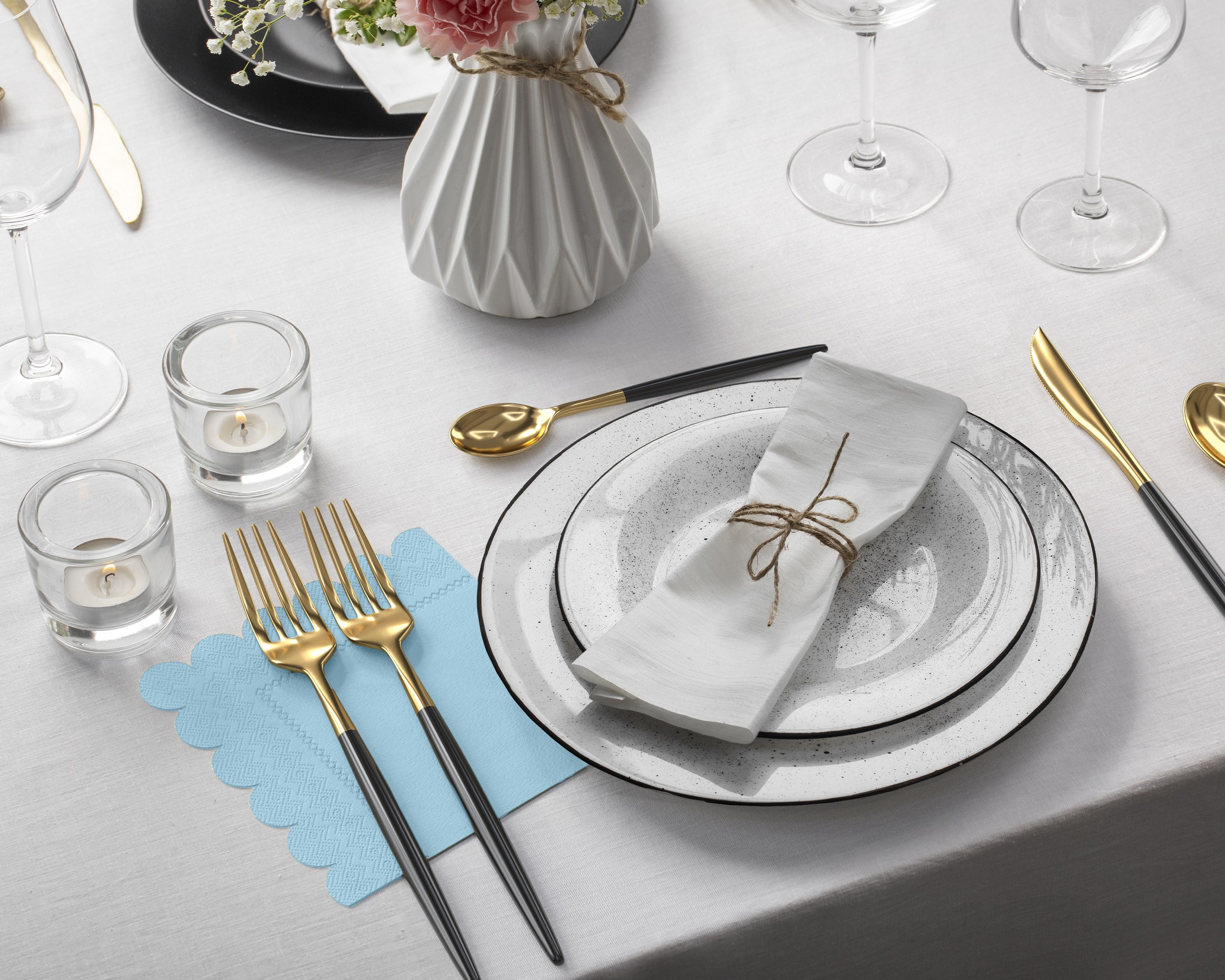 Light Blue Scallop Beverage Napkins | 100 Count