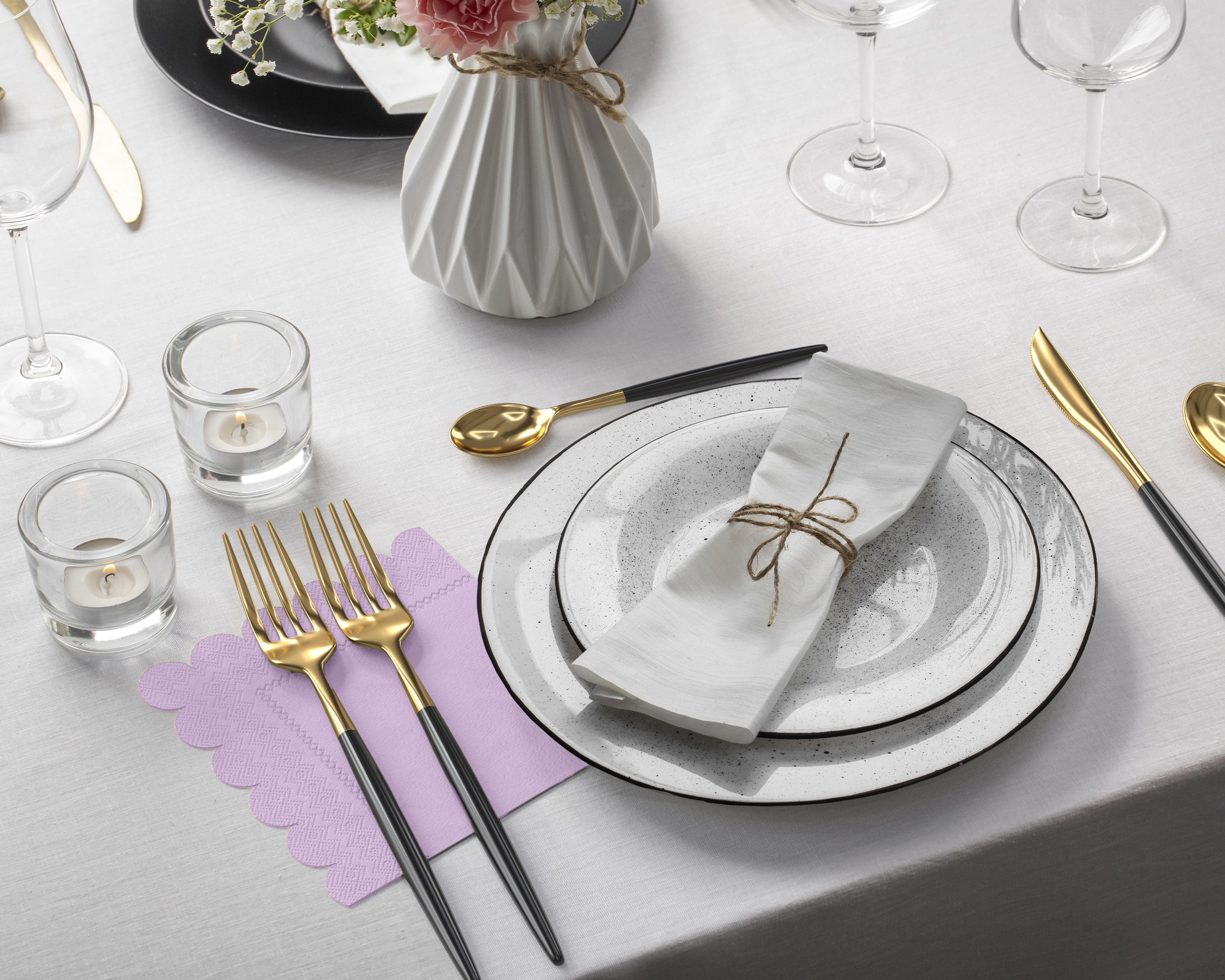 Lavender Scallop Beverage Napkins | 100 Count