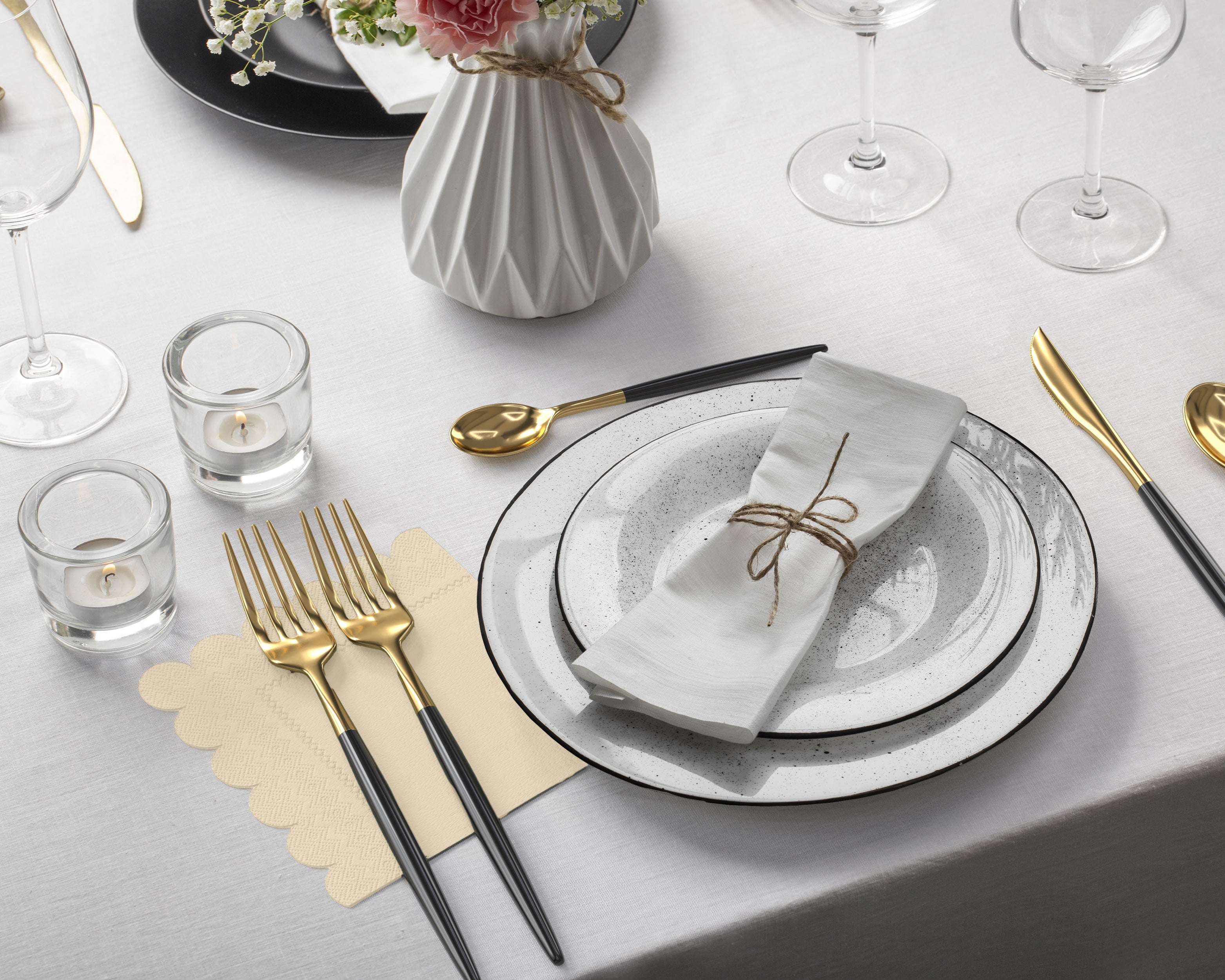 Ivory Scallop Beverage Napkins | 100 Count