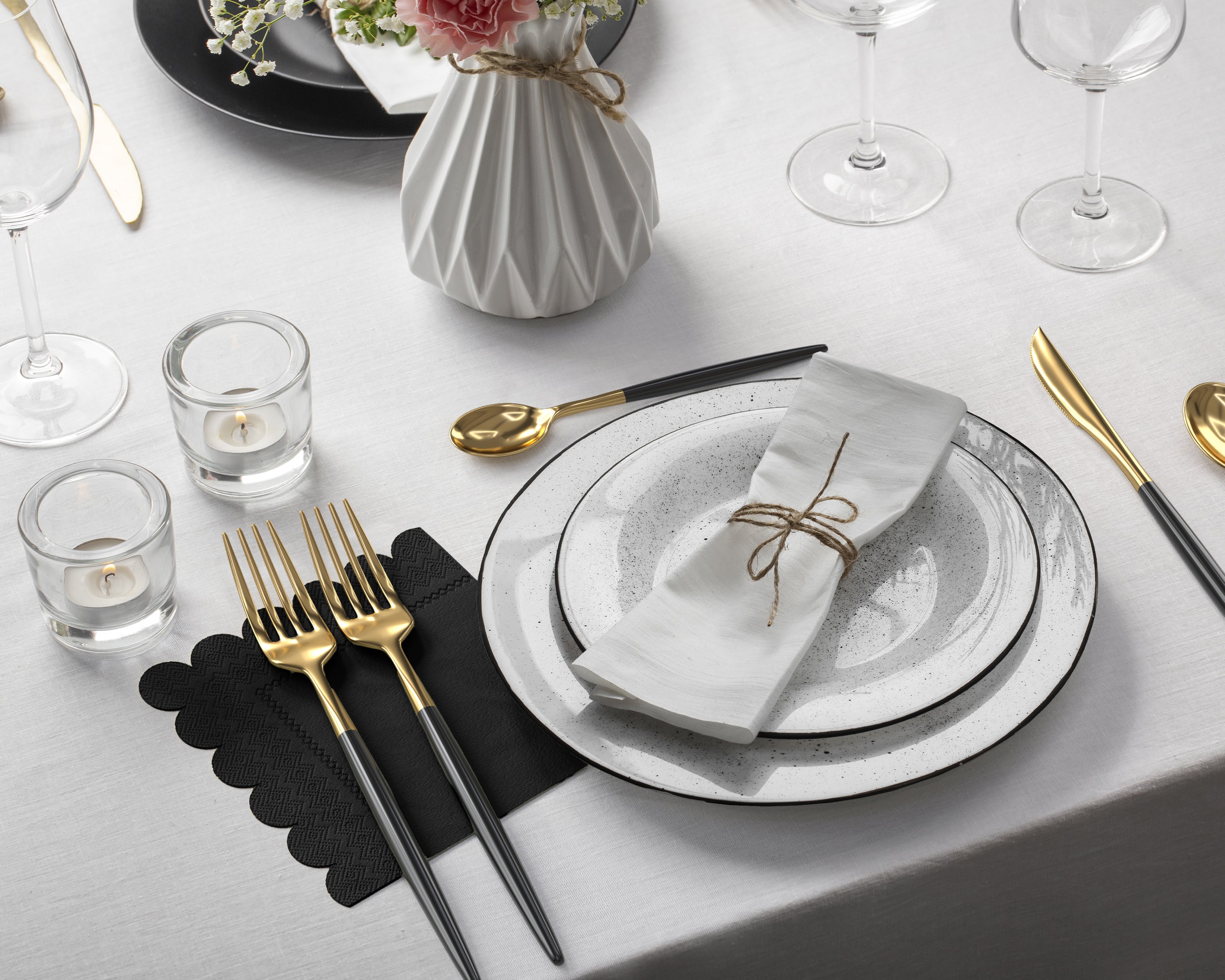 Black Scallop Beverage Napkins | 100 Count