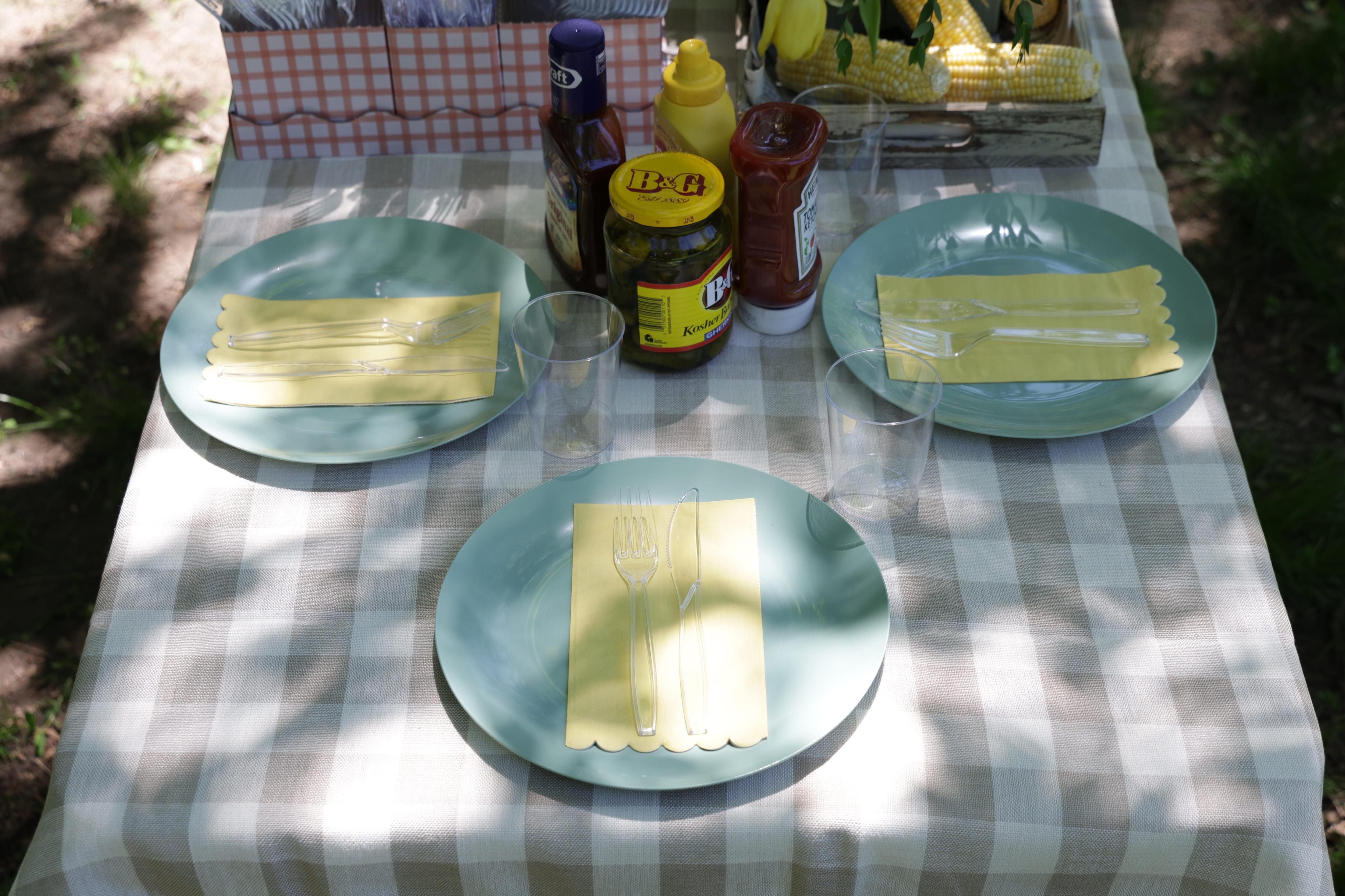 Service for 20 | Barbecue à la Garden