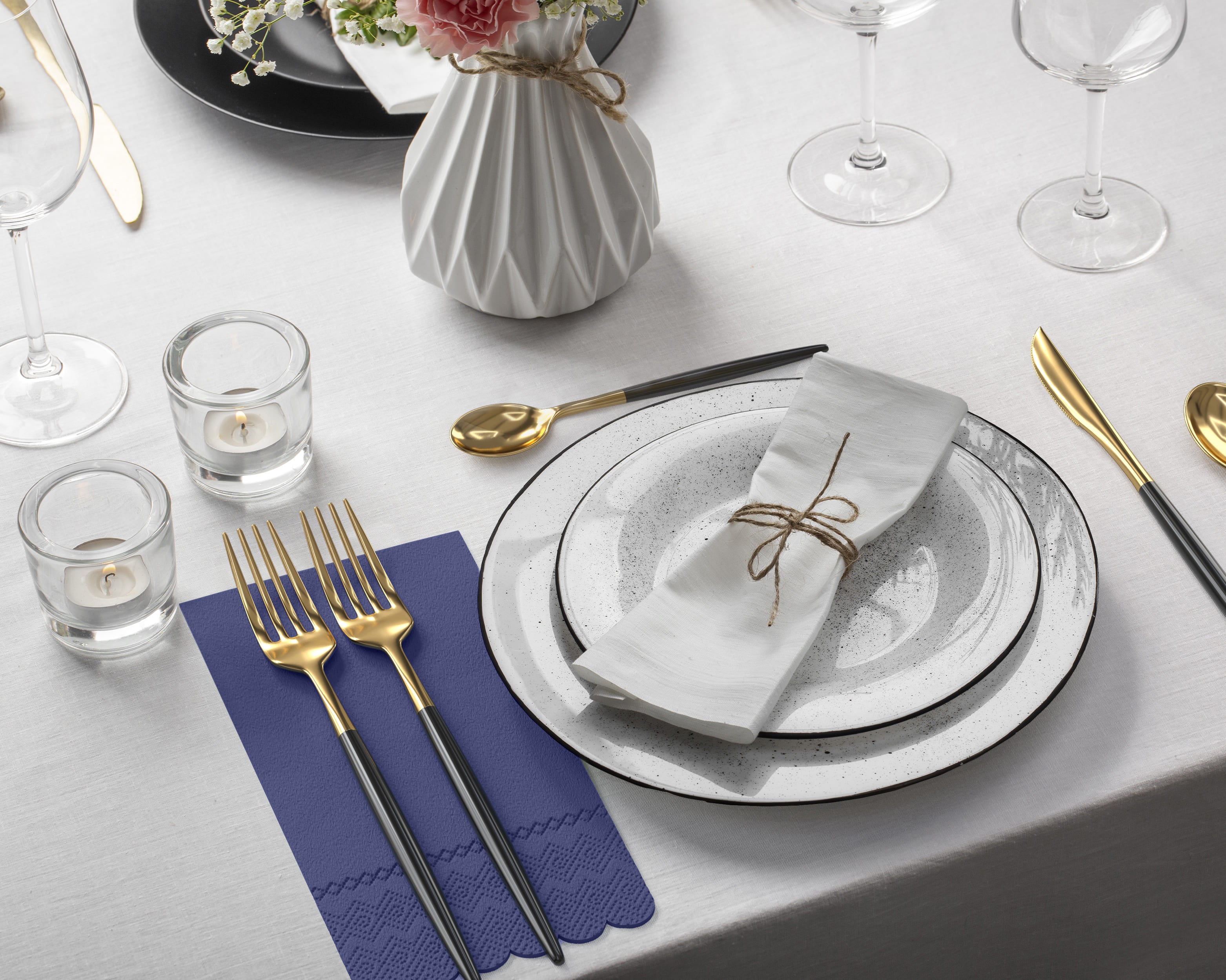 3 Ply Periwinkle Scalloped Dinner Napkins | 800 Count