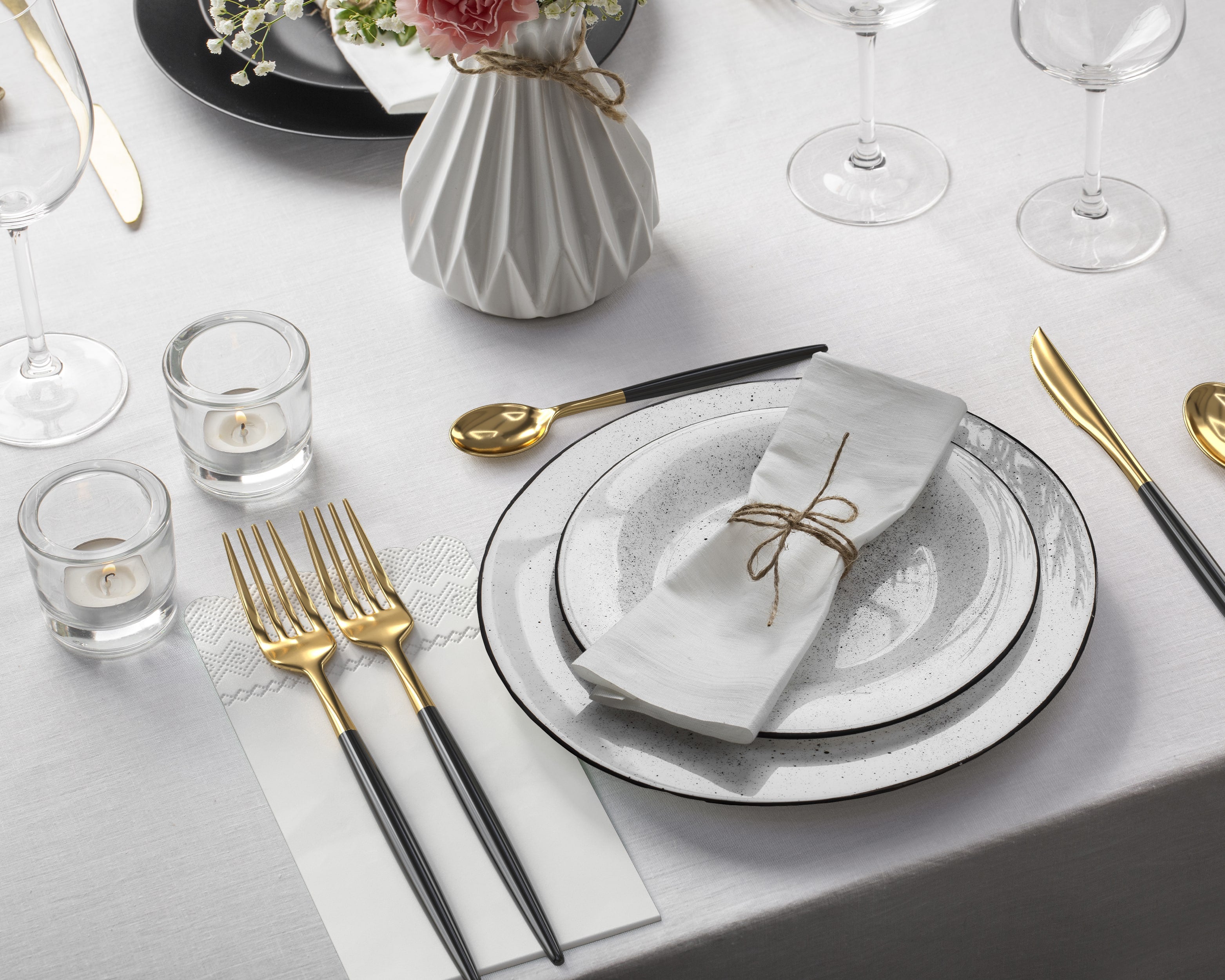 3 Ply Ivory Scalloped Dinner Napkins | 100 Count