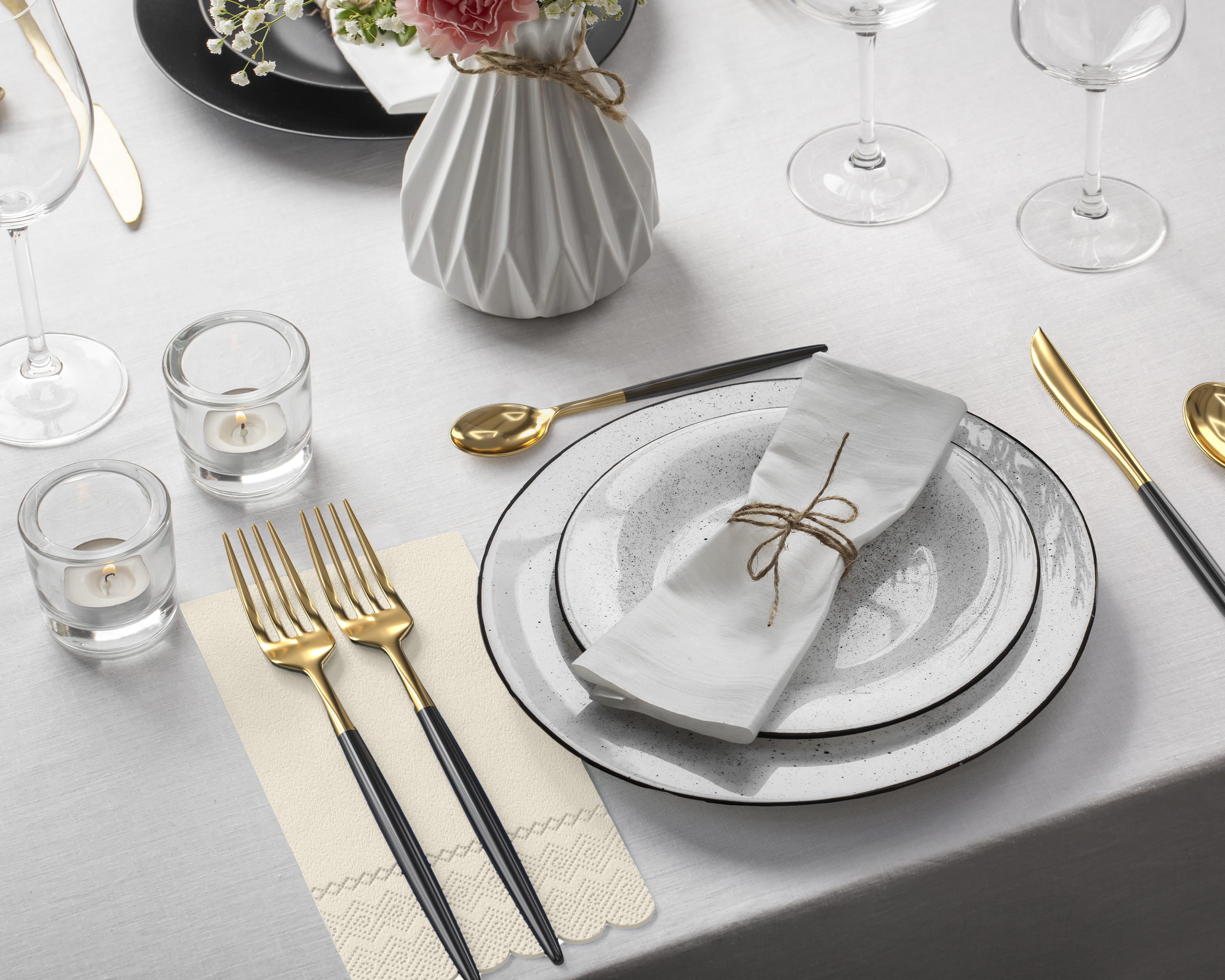 3 Ply Ivory Scalloped Dinner Napkins | 100 Count