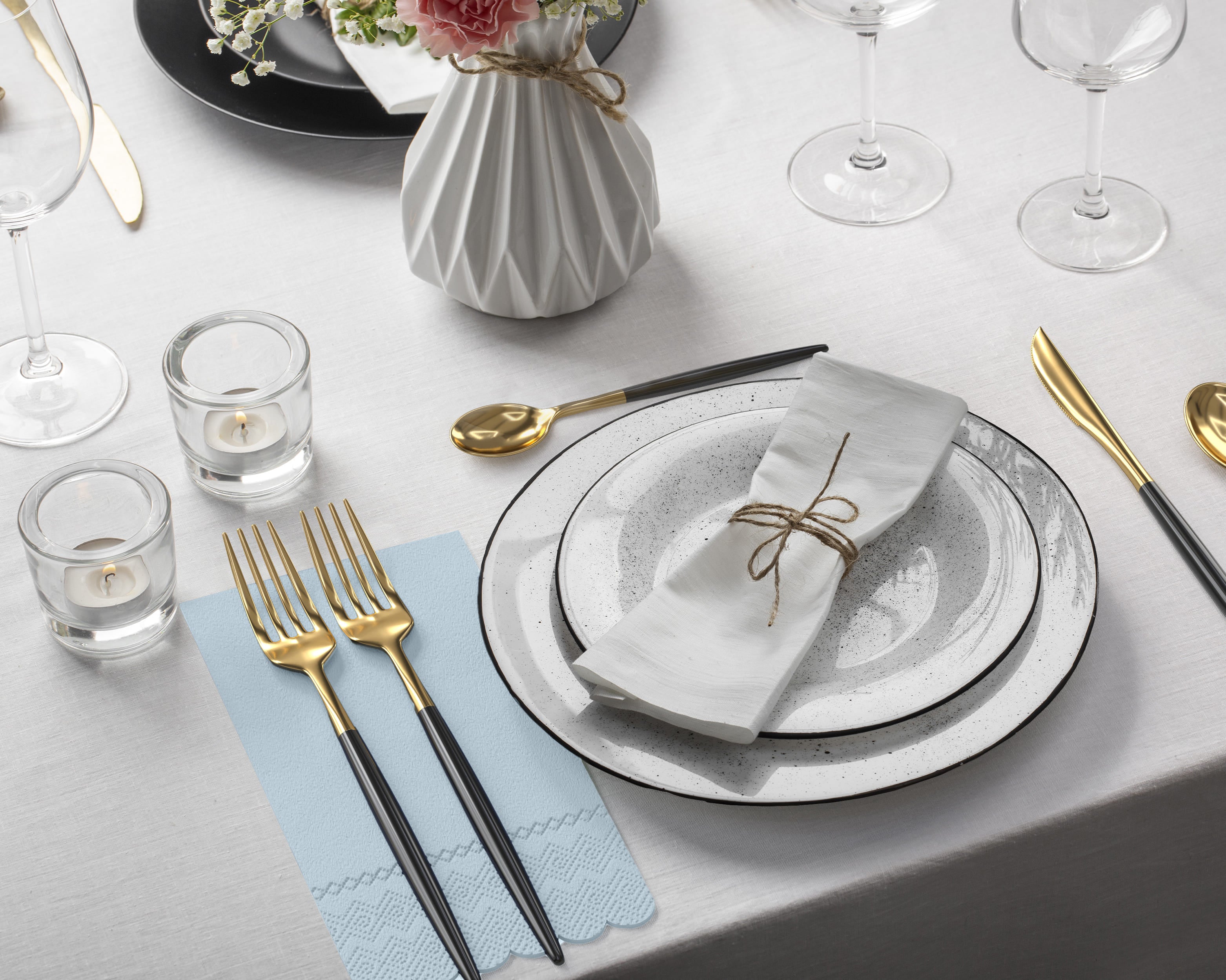 3 Ply Sky Blue Scalloped Dinner Napkins | 800 Count