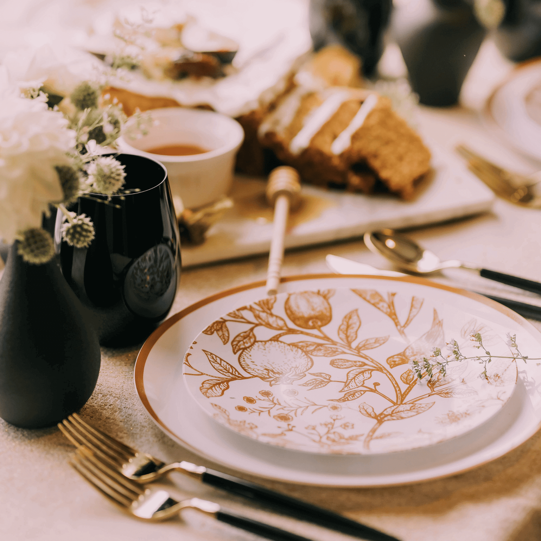 Elegant Disposable Plates & Plastic Dinnerware | Yom Tov Settings
